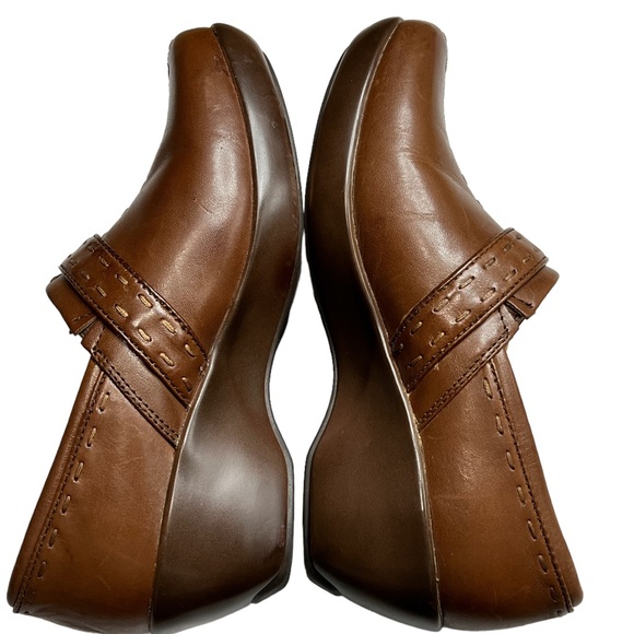 Ariat Women’s Chestnut Brown Leather slip on clog shoe in size 7.5 B - Picture 9 of 12